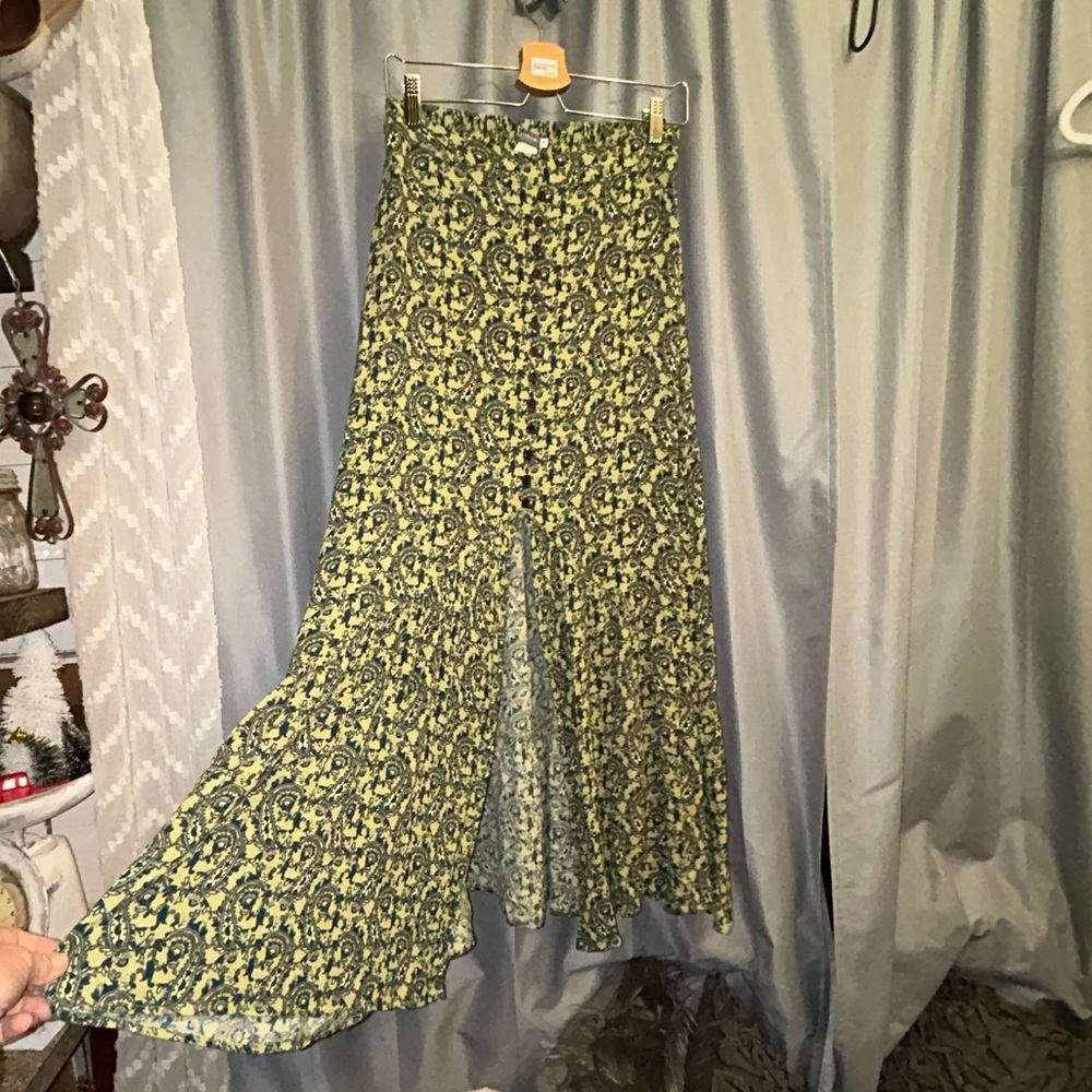 50%off w❤️ Earthbound Trading Co Maxi Skirt Women’s M Green Boho Button Front